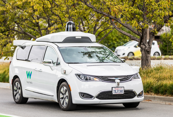 جوجل تطلق خدمة التاكسي الآلي ذاتي القيادة
