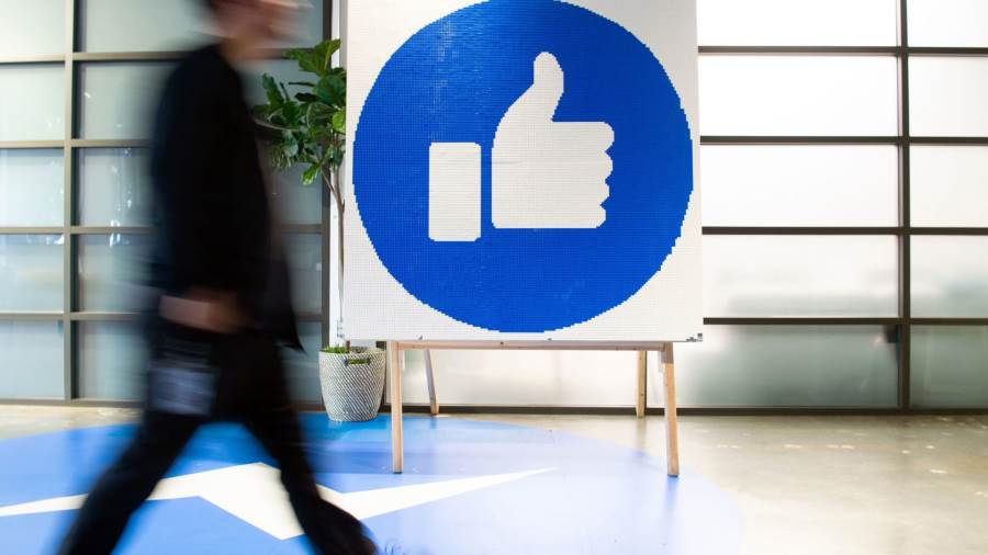 فيسبوك يخطط لإزالة عداد الإعجابات على المنشورات في اختبار جديد